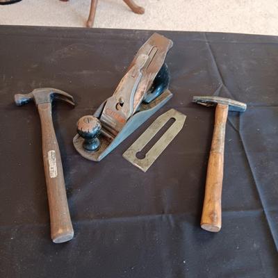 STANLEY #4 WOOD PLANE AND 2 HAMMERS