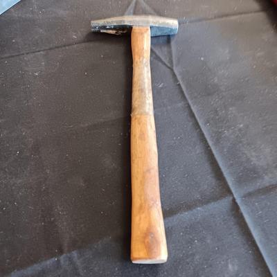 STANLEY #4 WOOD PLANE AND 2 HAMMERS