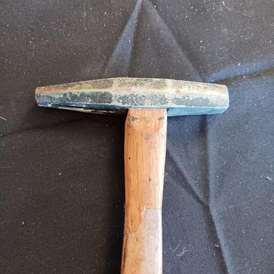 STANLEY #4 WOOD PLANE AND 2 HAMMERS