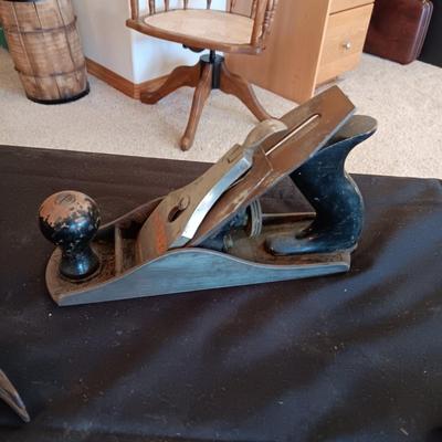 STANLEY #4 WOOD PLANE AND 2 HAMMERS