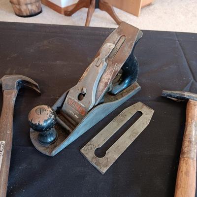 STANLEY #4 WOOD PLANE AND 2 HAMMERS