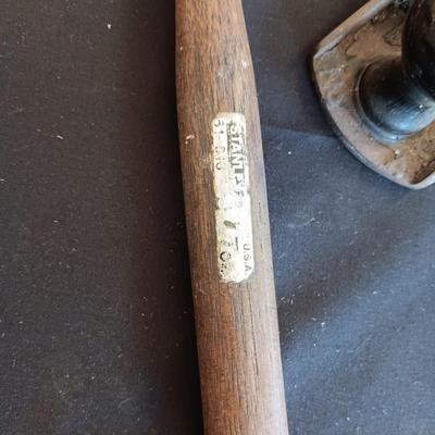 STANLEY #4 WOOD PLANE AND 2 HAMMERS