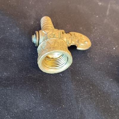ANTIQUE ORNATE GAS LAMP BRASS VALVES