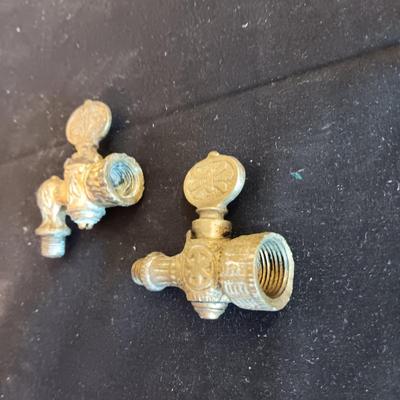 ANTIQUE ORNATE GAS LAMP BRASS VALVES