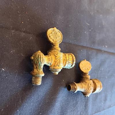 ANTIQUE ORNATE GAS LAMP BRASS VALVES