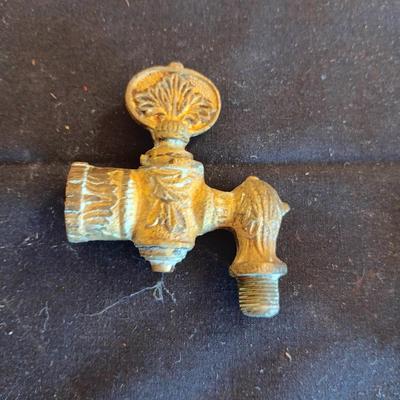 ANTIQUE ORNATE GAS LAMP BRASS VALVES