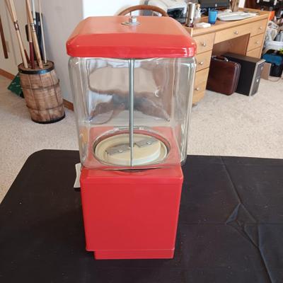 WORKING NORTHWESTERN COIN OPERATED GUMBALL MACHINE