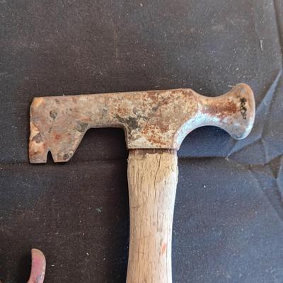 STANLEY NO 70 WOOD PLANE, HOG RINGER AND A SHINGLING HALF HATCHET