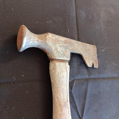 STANLEY NO 70 WOOD PLANE, HOG RINGER AND A SHINGLING HALF HATCHET