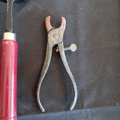 STANLEY NO 70 WOOD PLANE, HOG RINGER AND A SHINGLING HALF HATCHET