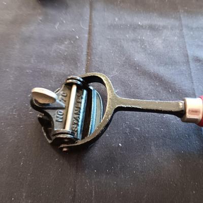 STANLEY NO 70 WOOD PLANE, HOG RINGER AND A SHINGLING HALF HATCHET