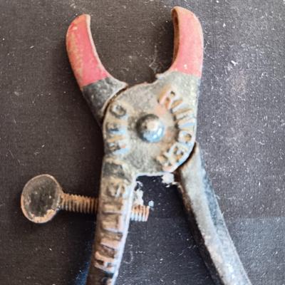 STANLEY NO 70 WOOD PLANE, HOG RINGER AND A SHINGLING HALF HATCHET