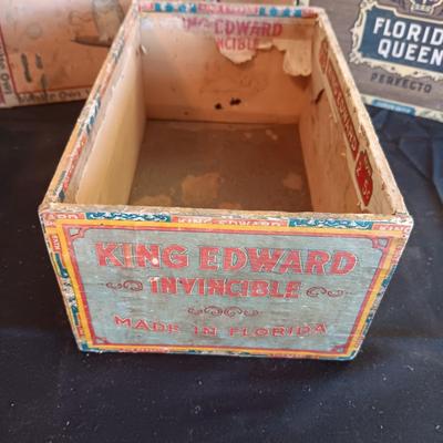 A COLLECTION OF CIGAR BOXES