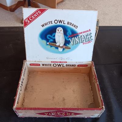 A COLLECTION OF CIGAR BOXES