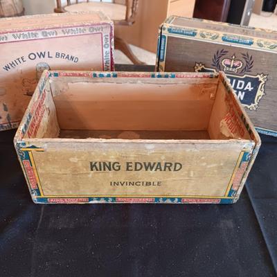 A COLLECTION OF CIGAR BOXES