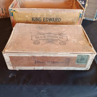 A COLLECTION OF CIGAR BOXES