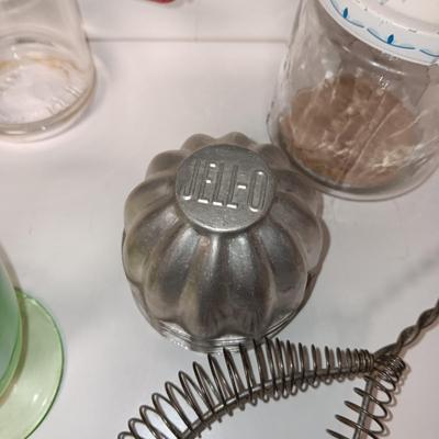 VINTAGE KITCHEN ITEMS