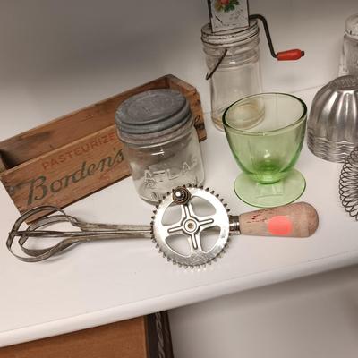 VINTAGE KITCHEN ITEMS