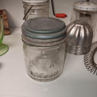 VINTAGE KITCHEN ITEMS