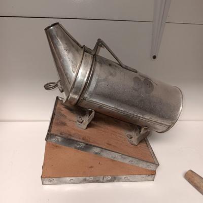 BEE SMOKER & INSECT SPRAYER
