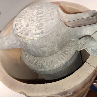 SHEPARD'S LIGHTNING SMALLER ICE CREAM MAKER