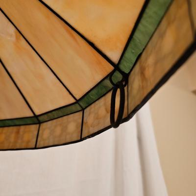 Brass/Marble Cherub Base Stained Glass Lamp (BD-JS)