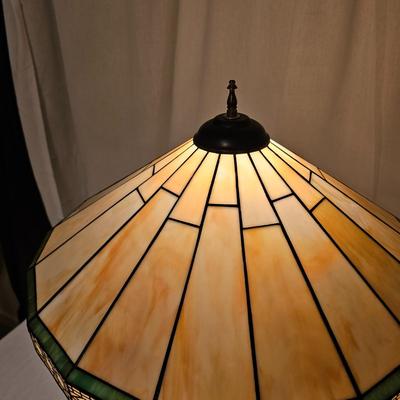 Brass/Marble Cherub Base Stained Glass Lamp (BD-JS)