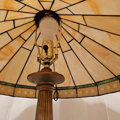Brass/Marble Cherub Base Stained Glass Lamp (BD-JS)
