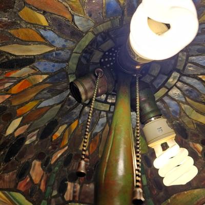 Dragonfly Themed Stained Glass Table Lamp (BD-JS)