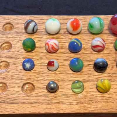 ASSORTMENT OF VINTAGE COLLECTIBLE MARBLES