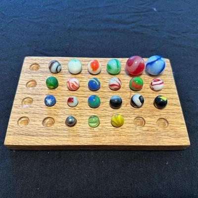 ASSORTMENT OF VINTAGE COLLECTIBLE MARBLES