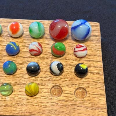 ASSORTMENT OF VINTAGE COLLECTIBLE MARBLES