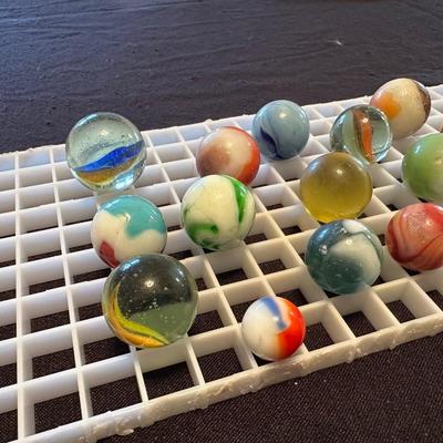 ASSORTMENT OF VINTAGE COLLECTIBLE MARBLES (3)