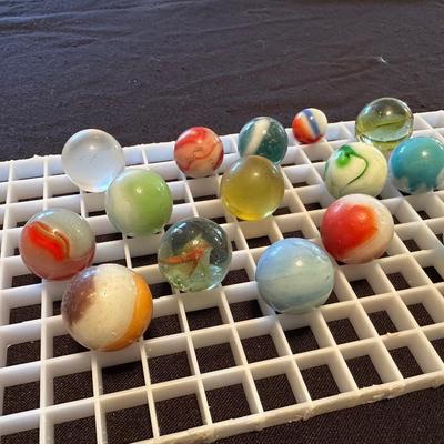 ASSORTMENT OF VINTAGE COLLECTIBLE MARBLES (3)