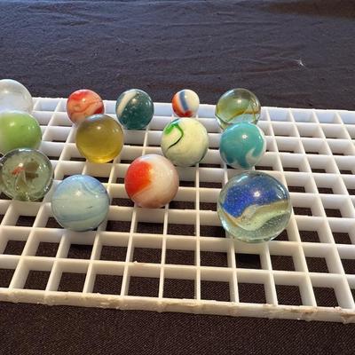 ASSORTMENT OF VINTAGE COLLECTIBLE MARBLES (3)