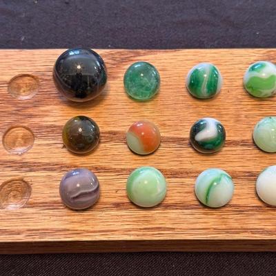 COLLECTIBLE MARBLES (18)