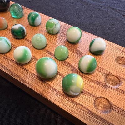 COLLECTIBLE MARBLES (18)
