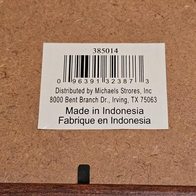 Assortment of Modern Wood Look Frames (BD-JS)