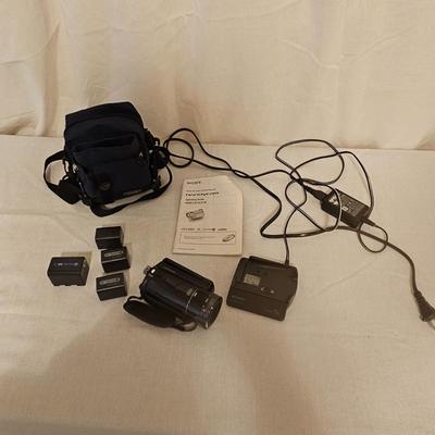 Sony HDR-CX7 Digital Handycam & Accessories (BD-JS)