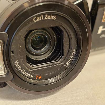 Sony HDR-CX7 Digital Handycam & Accessories (BD-JS)