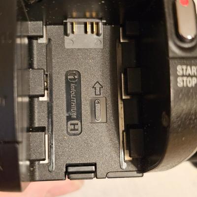 Sony HDR-CX7 Digital Handycam & Accessories (BD-JS)