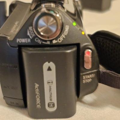 Sony HDR-CX7 Digital Handycam & Accessories (BD-JS)