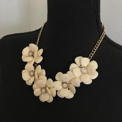 Pretty gold, toned cream, color, flower, opal, light, rhinestone statement, necklace