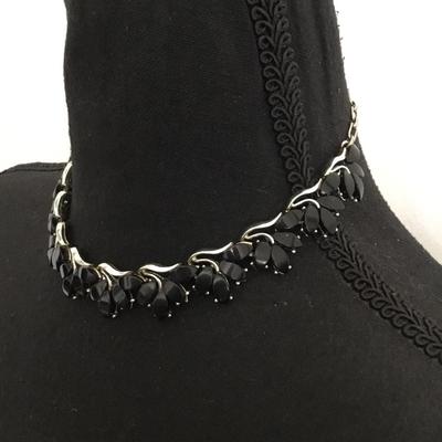 Very nice vintage, silver toned, black thermal set choker necklace