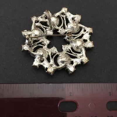 Beautiful, vintage, silver toned, clear, rhinestone brooch
