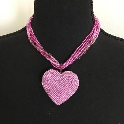 Super cute very nice fuchsia, purple glass bead necklace with puffy heart pendant