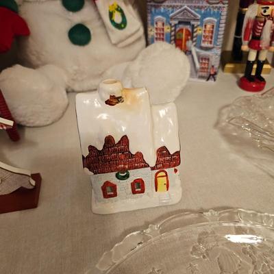 Christmas Linens, Nutcrackers & More (BD-JS)