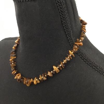 Beautiful, vintage, tigers eye gemstone chip necklace