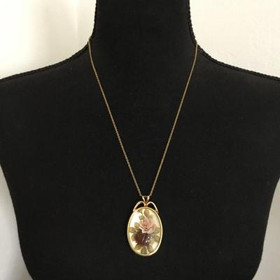 Victorian, cameo style, necklace, rose print, pendant, gold tone