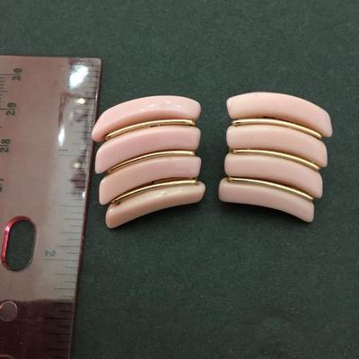 Vintage, pink raspberry glass, western Germany clip on earrings, gold toned